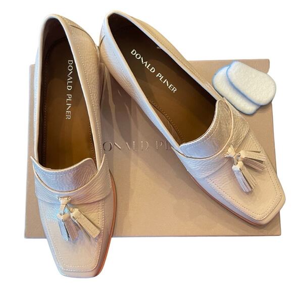 Donald Pliner Shoes - NIB Donald Pliner crinkle patent leather AVICI flat. Sz 10 (see size note below)